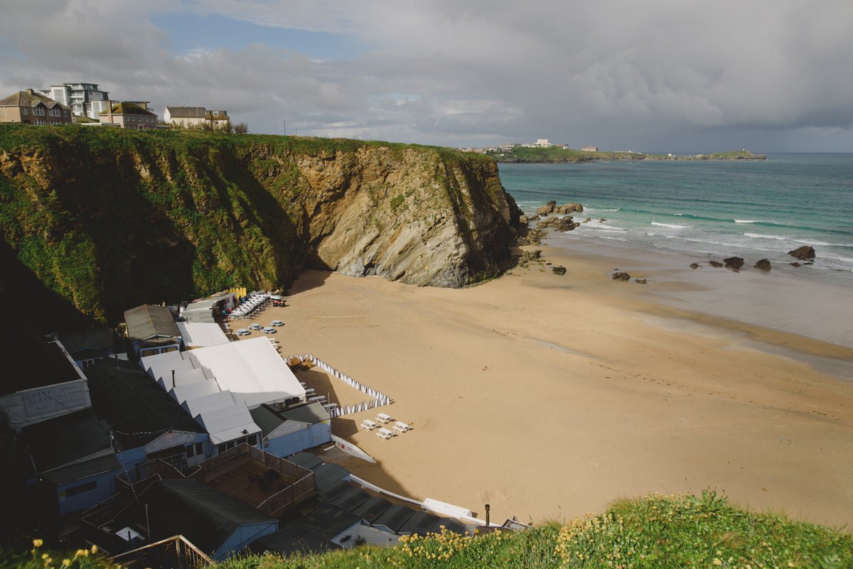It almost feels like #Spring 🤗 #sunshine and #blueskies #passusthegin

Give us a call and book your viewing with Naomi or Lisa #wednesdaywisdom 01637 872444 we have limited dates for #2018 left! #bestbeachinbritain @thesundaytimes
