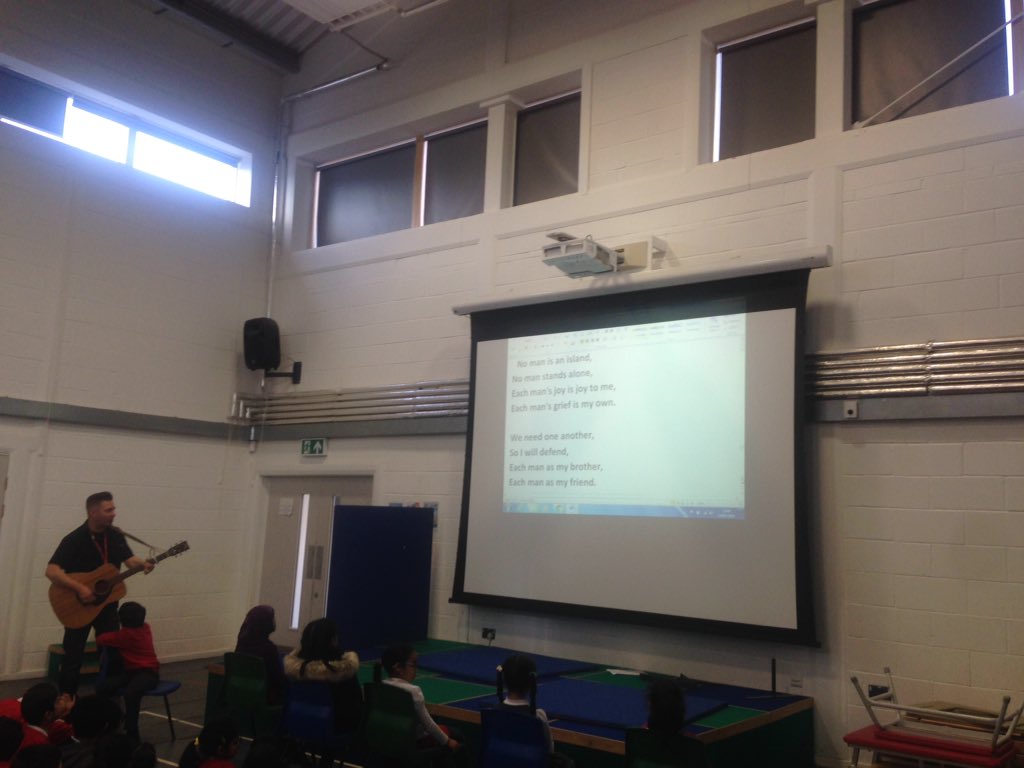 SportAtClifton's tweet photo. #powerinme #songpractice @CliftonPrim with Daz! @S4EMusic @MrsBrownClifton @MissBeavan @MissBi17 #musician https://t.co/ZNhXooohdA
