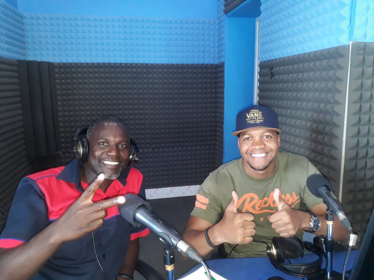 US based Mutare born musician Thulani is live on the Homebound talking about his musical journey as well as drop his latest single 'Ini Newe' ft Adrain Tate, Tehn Diamond and Jnr Brown 

#AlwaysOnTopOfTheGame