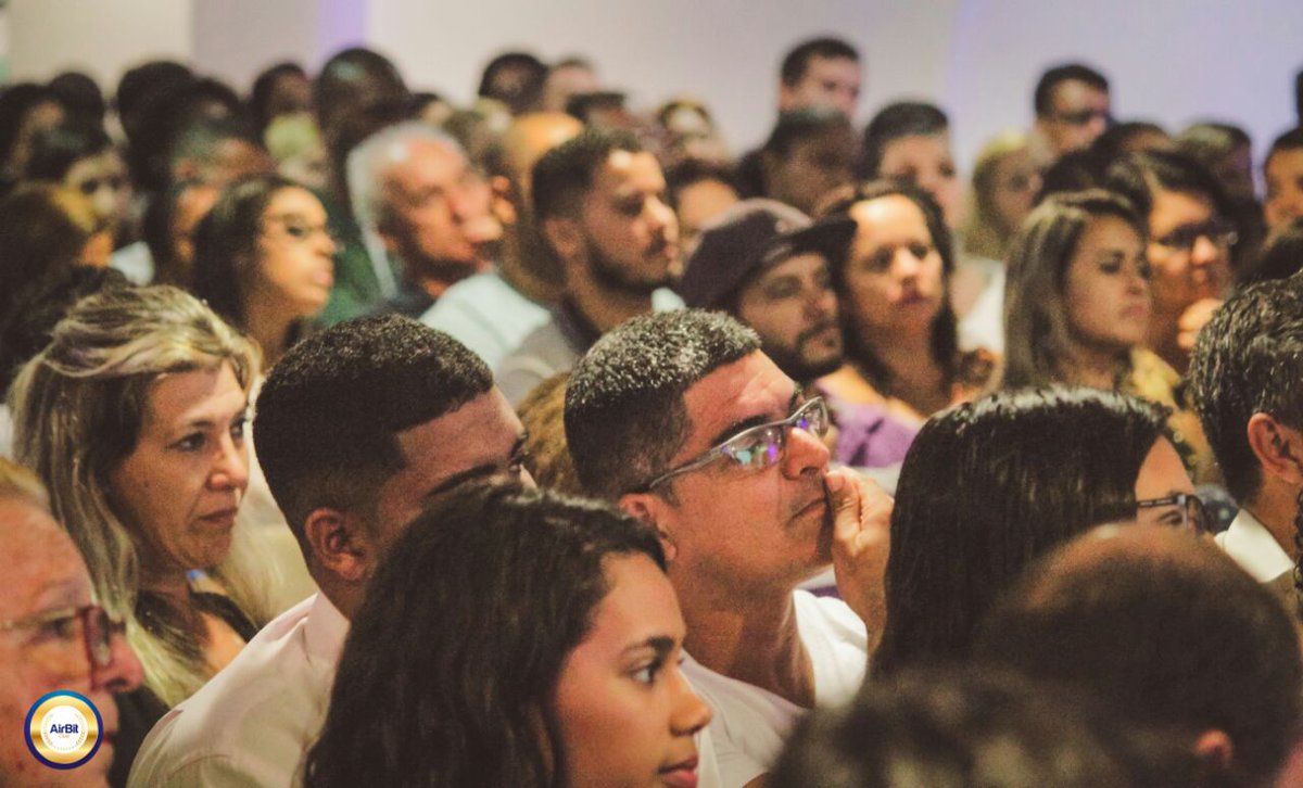 AirBit_Club's tweet image. Um Mar de pessoas no Mendes Convention em Santos onde reuniu mais de 500 pessoas.
Evento realizado com pessoas com sede de sucesso,investidores,assalariados,todos unidos para conhecer esta que é a maior oportunidade!#AirBitClub #Bitcoin 
Contato através do whats
+55(13)981659739