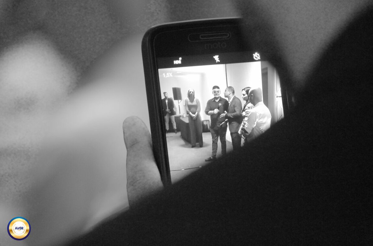 AirBit_Club's tweet image. Um Mar de pessoas no Mendes Convention em Santos onde reuniu mais de 500 pessoas.
Evento realizado com pessoas com sede de sucesso,investidores,assalariados,todos unidos para conhecer esta que é a maior oportunidade!#AirBitClub #Bitcoin 
Contato através do whats
+55(13)981659739