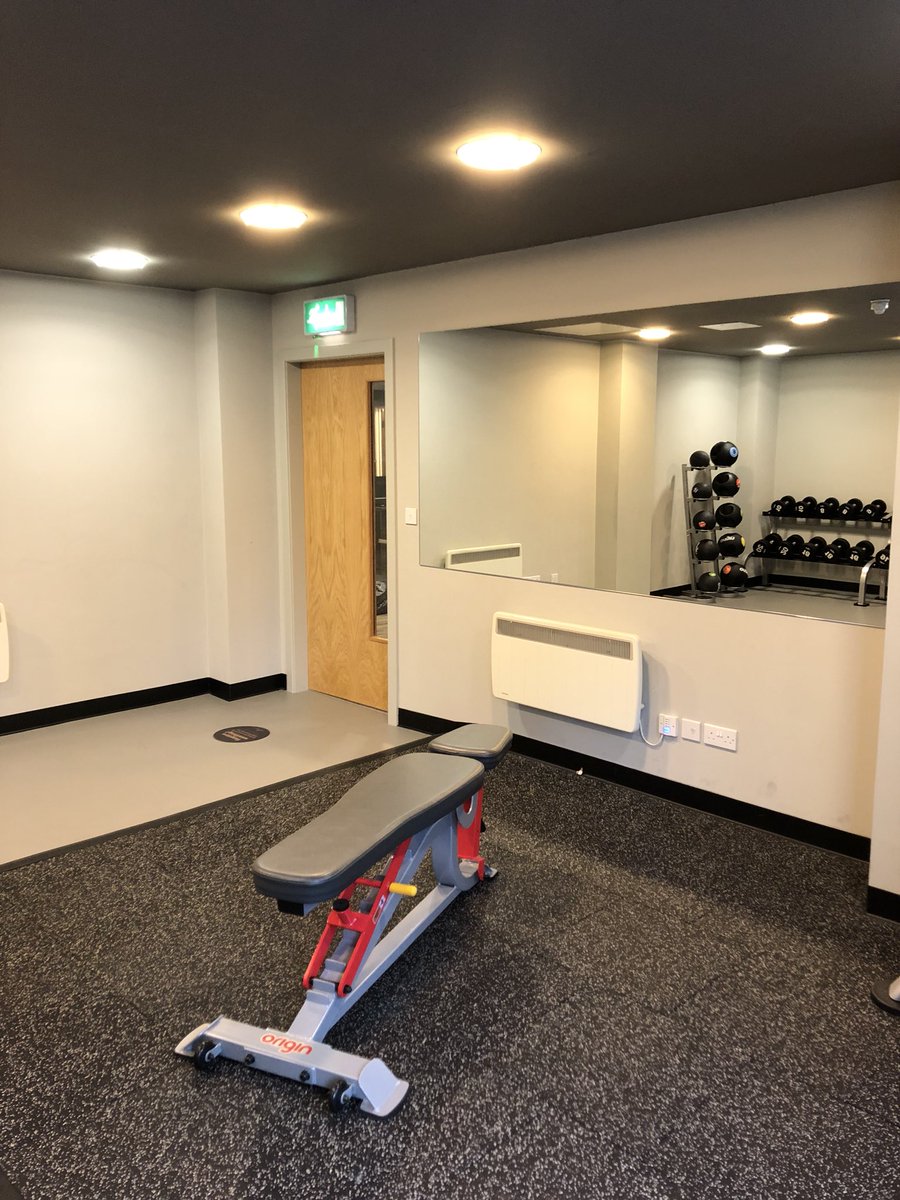 MacleodLettings's tweet photo. Free use of this brand new gym for #students living at our #Glasgow #accommodation DM for more info. Get #fit for 2018. #workout #fitstudent #studyready https://t.co/WykCPYuMm2