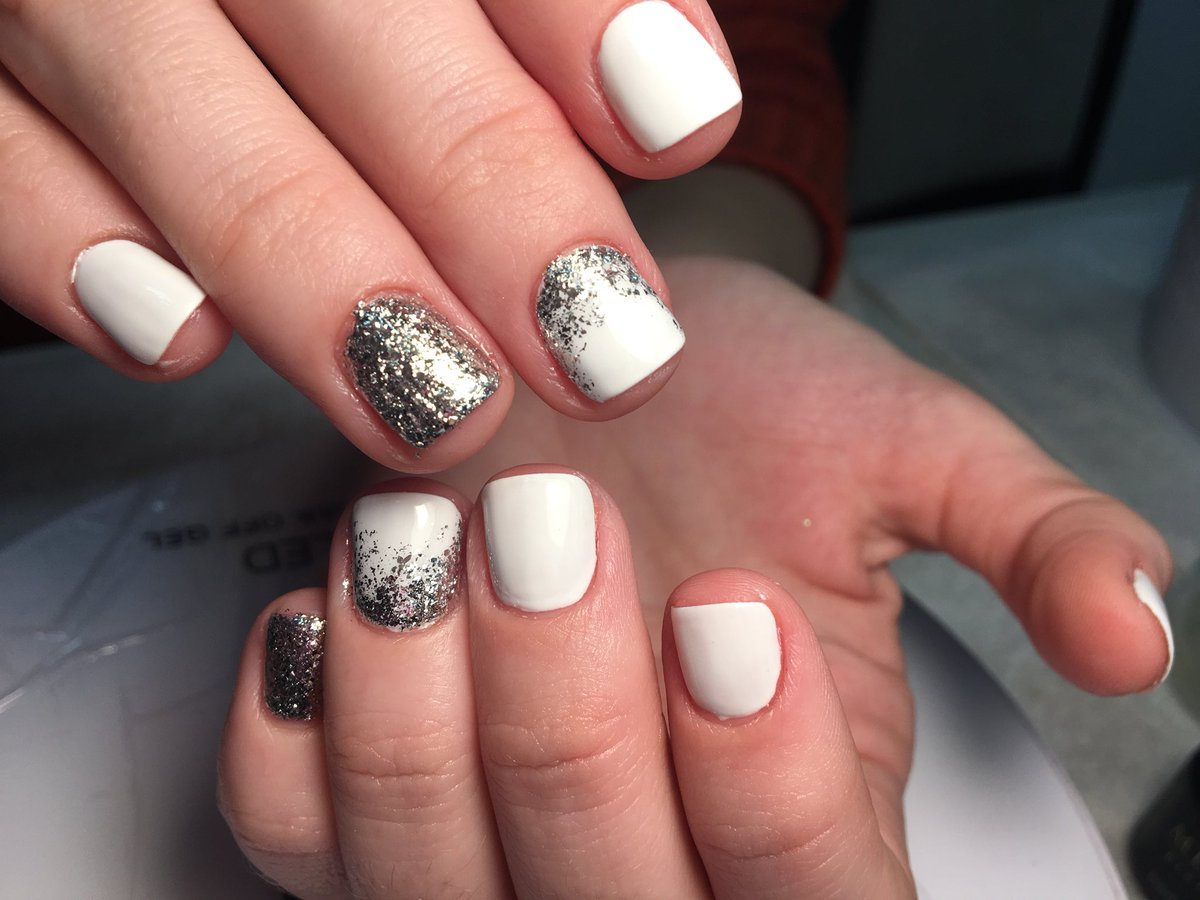 Новогодний маникюр 💅🏻