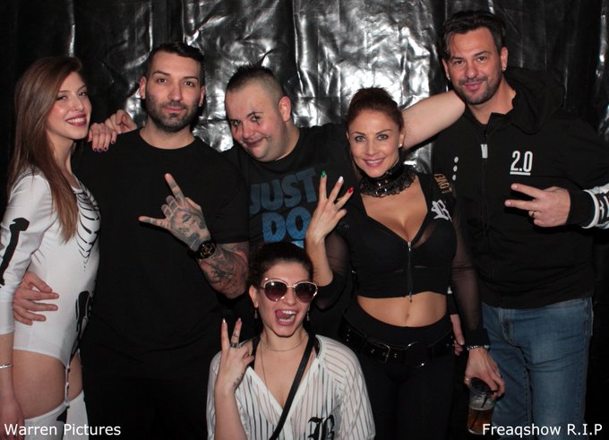 Altri momenti indimenticabili di un 2018 con la compagnia piu' giusta ;-)  #freaqshow #thesickestnewyear Roberta<a href="/tag/freaqshow"class="tags"><span>#freaqshow</span></a><a href="/tag/thesickestnewyear"class="tags"><span>#thesickestnewyear</span></a>