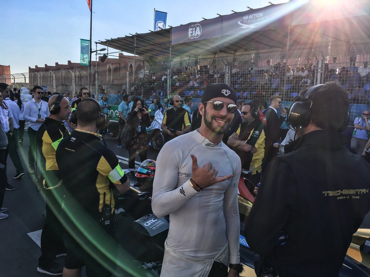brunocammalleri's tweet photo. Dépasseur punchy 💪et ambassadeur de marques innovantes 😎⚡️#JEV25 @JeanEricVergne nous parle de sa saison en #FormulaE avant le #MarrakeshEPrix https://t.co/hh1yJLt4ce https://t.co/dEfEwUNWQ4