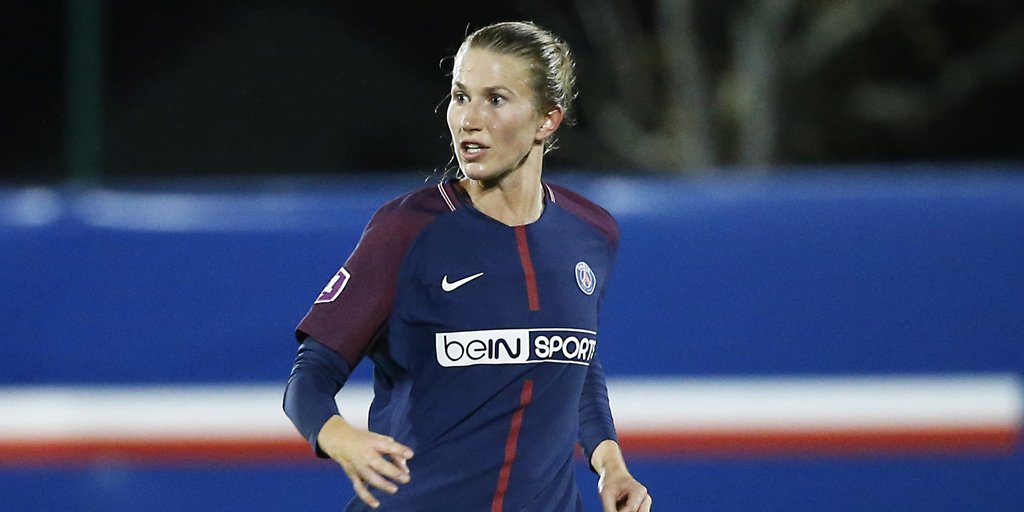 PSG_Feminines's tweet photo. Rupture des ligaments croisés du genou droit pour @EmmaSoBerglund 🇸🇪 qui sera éloignée des terrains plusieurs mois.

Courage Emma ! https://t.co/eiUbSn9OW6