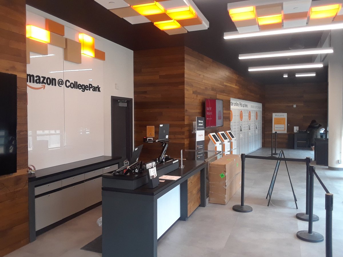 jasonturnerdc's tweet image. 15 minutes later and STILL no manager resolution @amazon College Park fulfillment. Until today, I did not believe that #Rude #NONresponsive #disrepect to customers was what the #Amazon brand stands for. WOW.