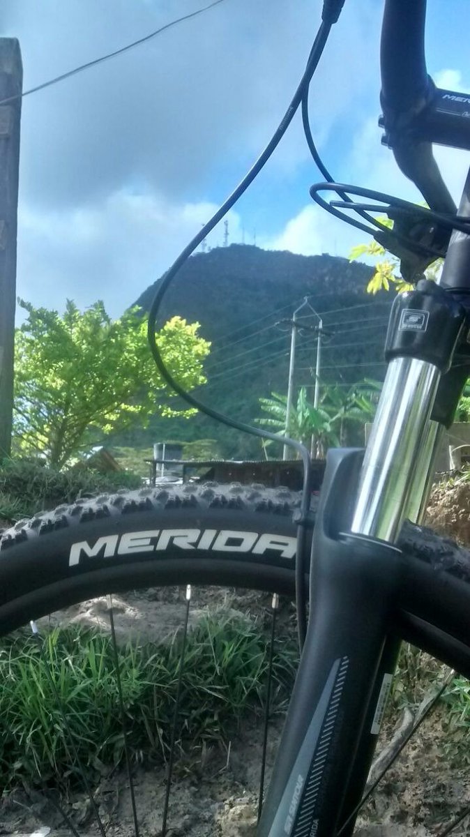 cyclepoint_co's tweet photo. Uno de nuestros clientes disfrutando de su Mérida Big.Nine 40D por los caminos de Silvania #cyclepoint #cyclepointco #cyclepointsas #cyclepointcolombia #meridabikes #meridabignine40d #bicicletamerida #bicicletasmerida #meridabignine40 https://t.co/GycOWymocD