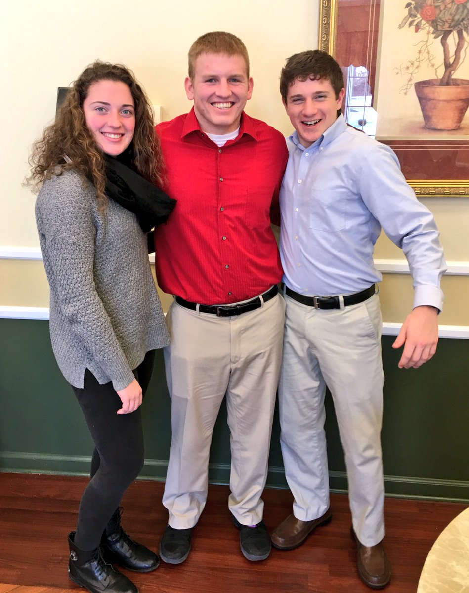 LeRoy_CSD's tweet photo. Thanks to Abby Dambra, Bryce Bordonaro &amp; Tommy Mellon for representing our school today at the @LeRoyRotary lunch!
#OatkanKnights
#LRcommunity
#LR18🎓 https://t.co/TJphZr3QPM
