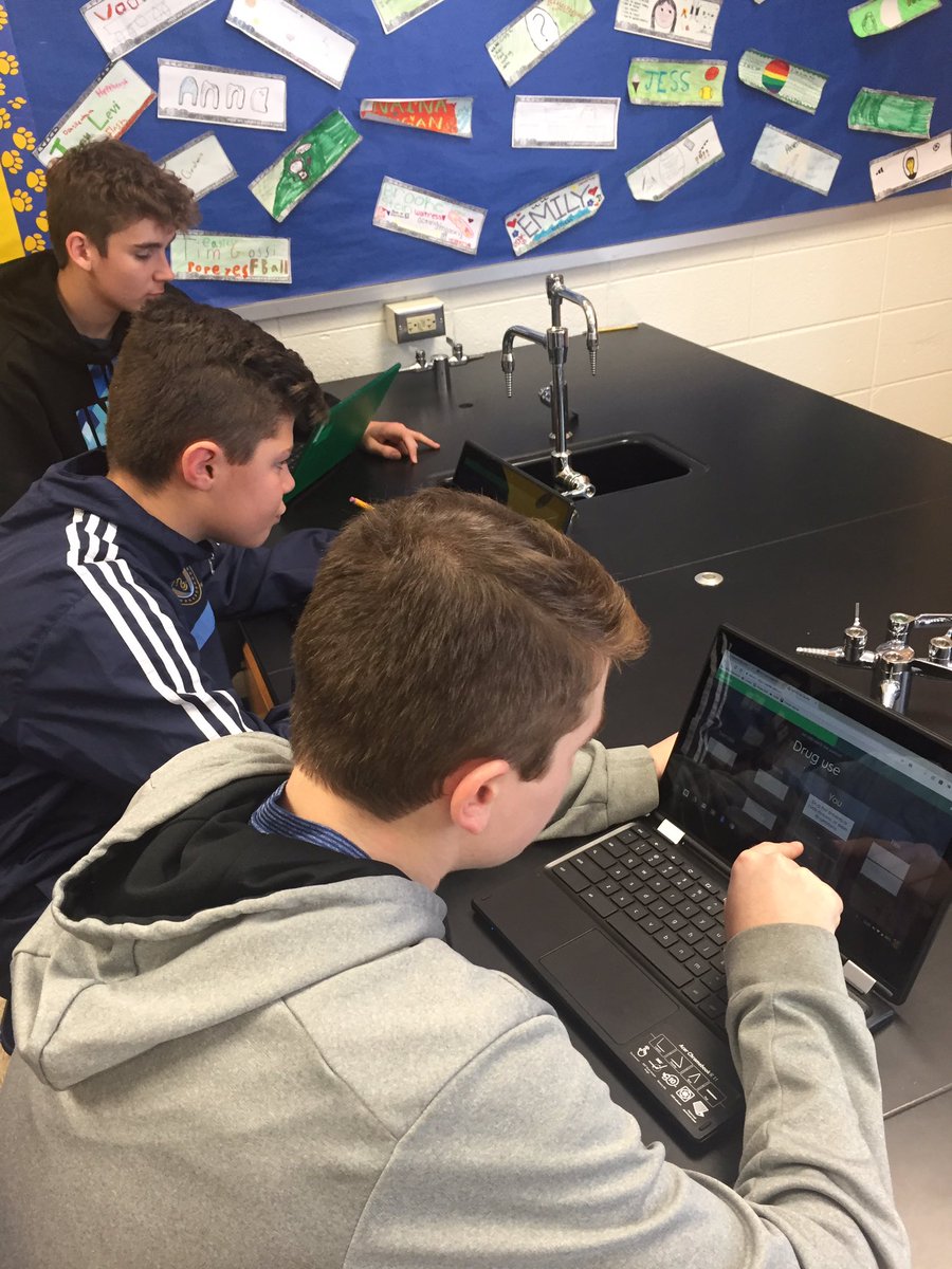 ms_hutch11's tweet photo. Quizlet LIVE was a hit today in 8th grade health! Chrome books for everyone...Loving our 1:1 initiative!!! #lionpride @LMTSD_MAS @LMTSD https://t.co/FQmhuoIZwJ