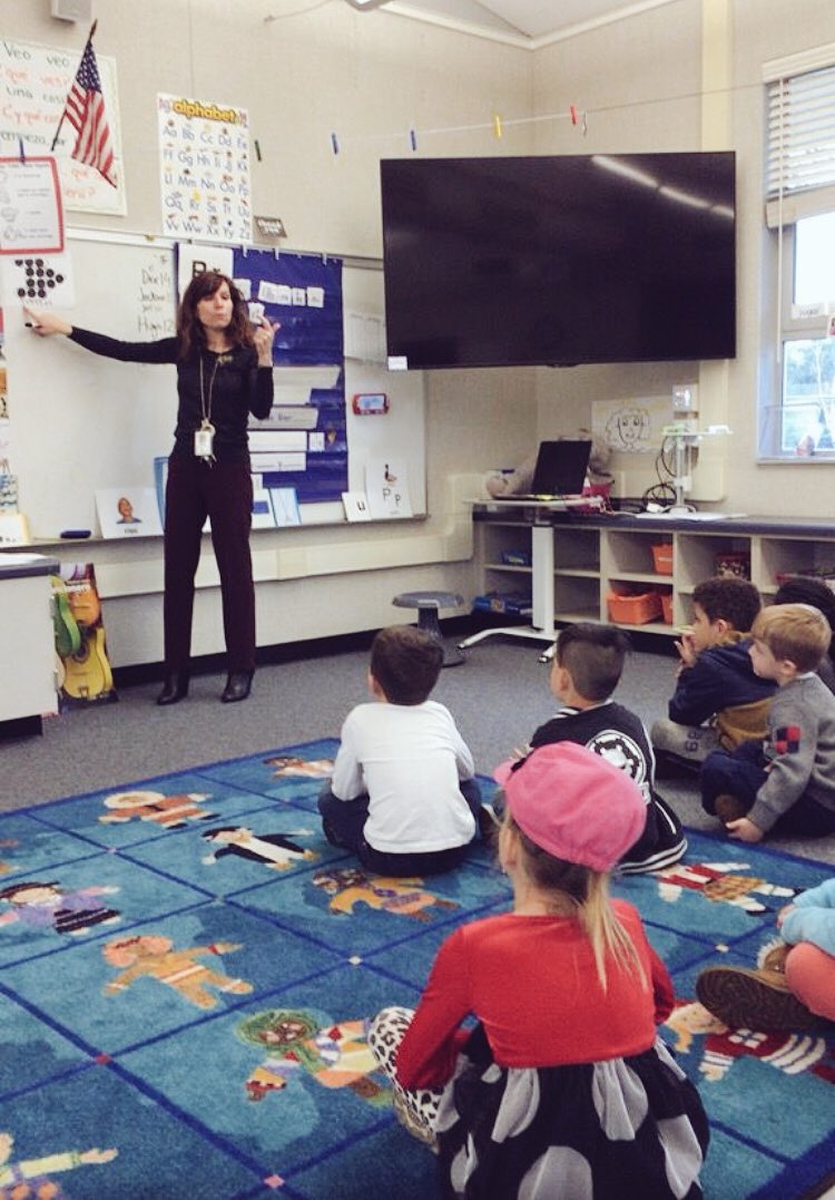 HolbrookMDUSD's tweet photo. Number Talks / Charlas Numéricas with Principal @MargaMarshall in TK TWDI @beatriz_rac class #expressyourthinking #matemáticasrock https://t.co/KMZKdjy06z