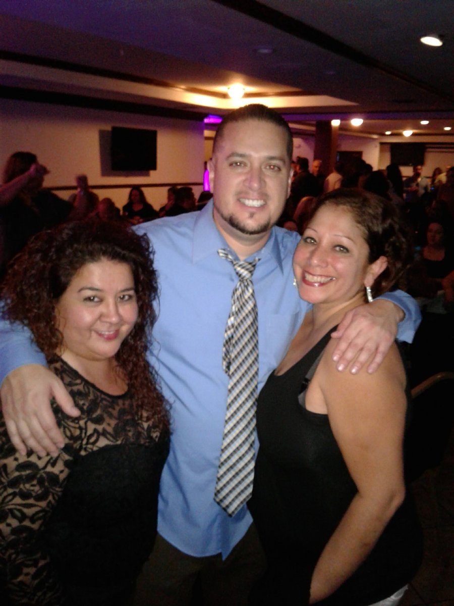 ocbrat824's tweet photo. @DJJimmyReyes @MorongoCasino @oldschool1047 Going to miss it this year. Shally has a cast on her foot &amp; that should be on the dress code 😔 https://t.co/YAqxKF23BJ