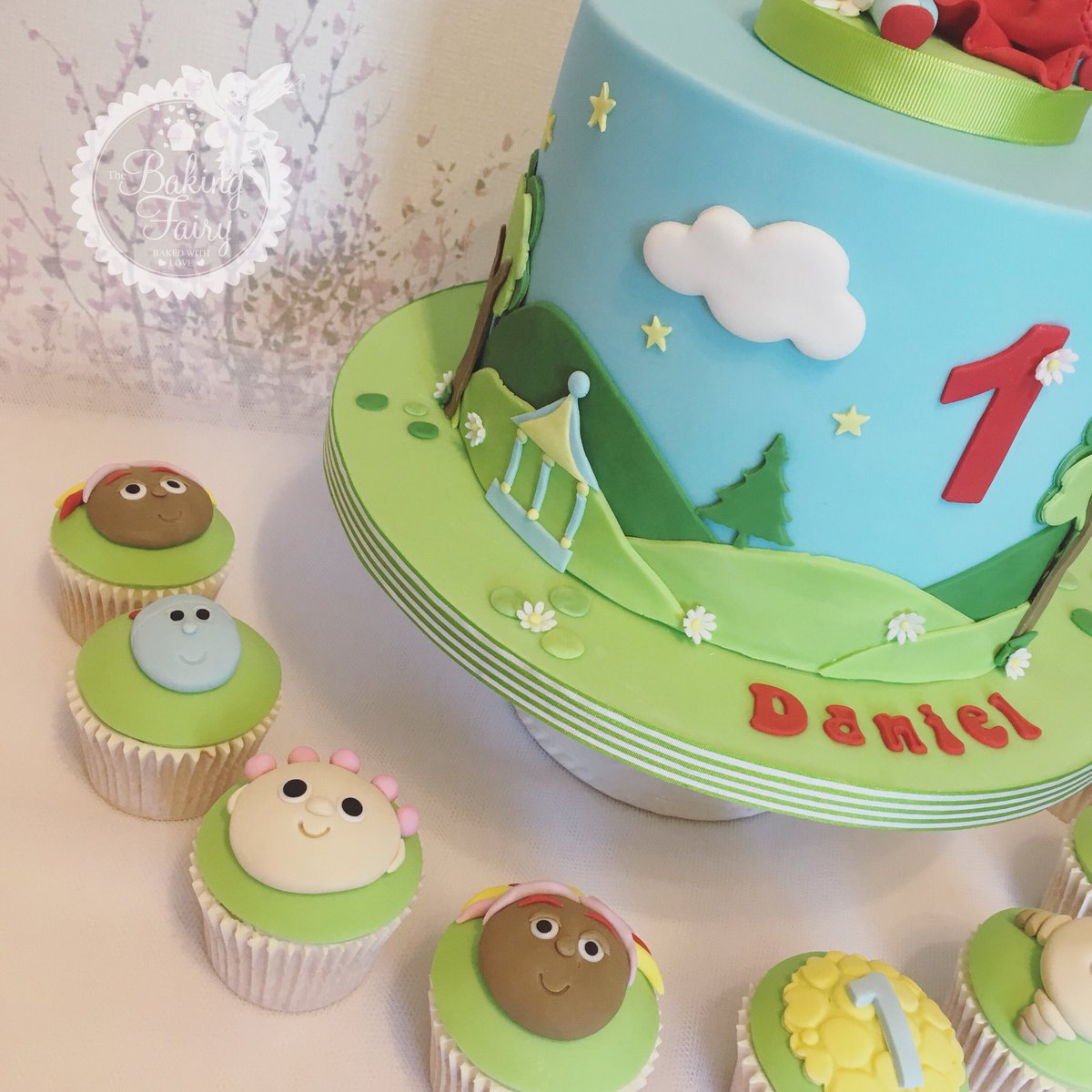 the_bakingfairy's tweet photo. Iggle Piggle cake and his friends for one year old Daniel #cake #dealkent https://t.co/9xDbTnqoRA