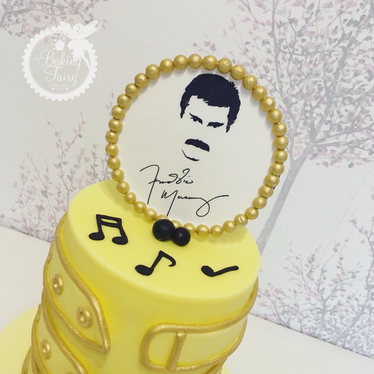 the_bakingfairy's tweet photo. For a Freddie Mercury fan #cake #dealkent https://t.co/8ewbV2WM8J