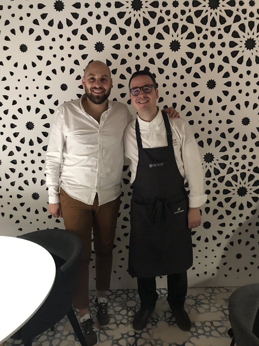 Pacomoraleschef's tweet photo. Visitas molonas de miércoles mediodía. @takumimarbella @RubenArnanz #RestobarPozoblanco https://t.co/EjUzzCHNiC