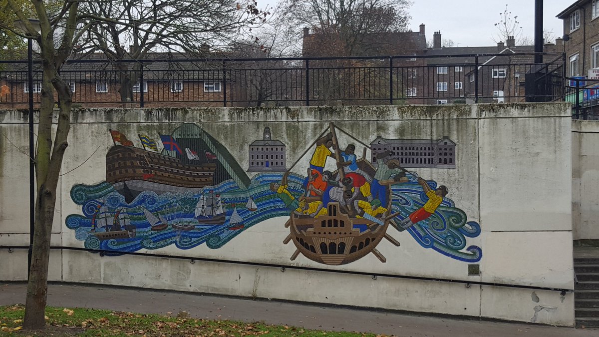 Rosamund_Lil's tweet photo. Always pass this on my way to work, and always want to clean it. Subway under Woolwich Church Street. https://t.co/zSe1Yk2xTz