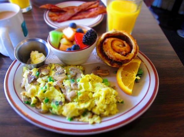 Comiskey24's tweet photo. @gt_shube did you have a plain piece of toast for breakfast again? Oooh actually I bet you had a peanut butter sandwich. Let me know when you want me to learn ya sumthin #chefspoon https://t.co/ulVwZIxmZN