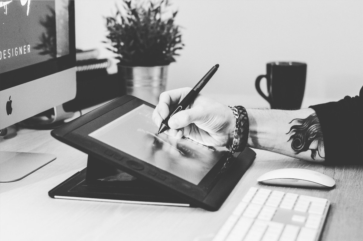 Theo__D's tweet photo. Everyday. @wacom #cintiq #Graphic #design https://t.co/OS0qcWY5lq