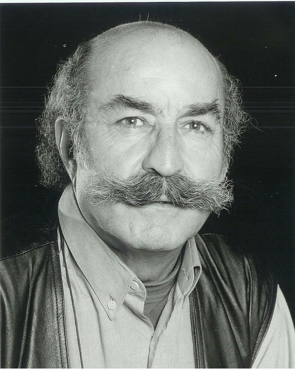 Bir hafta dolmadan tiyatromuz büyük bir hocasını, büyük bir değerini daha kaybetti... 
#YılmazOnay hocamıza saygıyla...