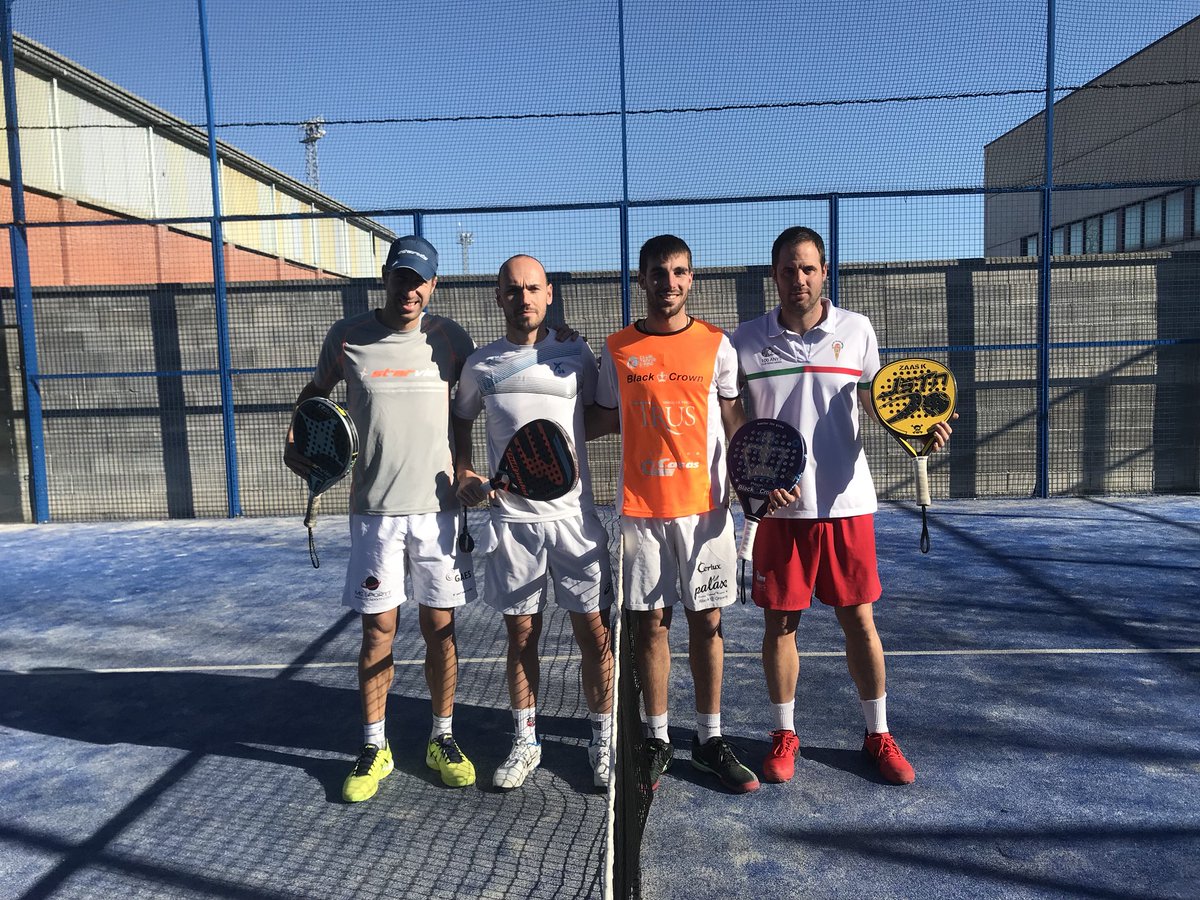 damiacoderch's tweet photo. @SergiCrosa @CompanyGerard @Aitor_garcia94 gran partit d’entreno amb aquests animals!! https://t.co/J29s5qTZ2P