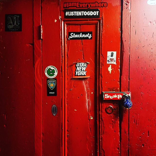 WeAreDoozy's tweet photo. When one door closes another door opens 🚪🔴🚪 (📷@mollifyy) https://t.co/npMgtkKFNo