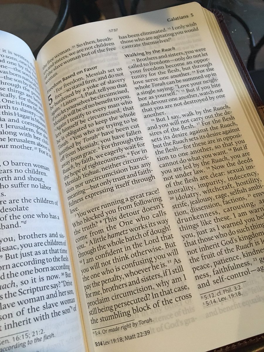 IAmSophiaNelson's tweet photo. It all starts in the morning.
How I start my morning in 2018: The word of God. Coffee. Literally Smelling the roses! Shift your habits. Shift your focus. Shift your year. #WednesdayWisdom #Morningcoffee #morningwisdom #FreetoFocus #beResolved https://t.co/pTfylDeHlO