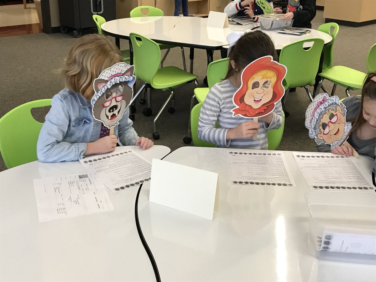 laceynewton33's tweet photo. Thank you @KaraMumme for incorporating our unit during library checkout. #ZWAG #staffshoutout #promise2purpose https://t.co/n1ft70vxiE