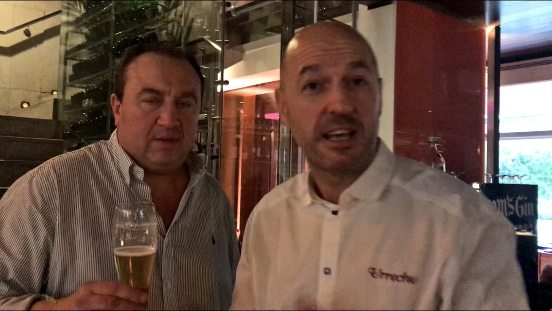SastrePaco's tweet photo. Donde estoy ??? Con un #Fenómeno !!! Y unos #Fenómenos !!! Vaya equipazo !!el #MejorCocinero @rurrechu  #ClubDeGourmets2018 👏🏻👏🏻👏🏻 Enhorabuena !! De #Donosti?? De #Urrechu !!! 😂😂😜 vaya huevo...y las angulas.....😍😜.....#Alfonso #Nagore......👏🏻🔝hablamos ..... https://t.co/VvmSlOI3Kf