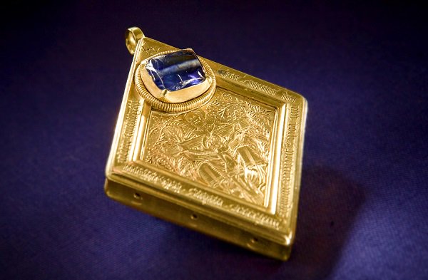 YorkshireMuseum's tweet photo. Our next curator's talk is 'The Return of Yorkshire’s Medieval Treasures: The #MiddlehamJewel' on 16 January - a must for history lovers and no need to book ahead. https://t.co/K2Bm1TtGbx https://t.co/6Tdo0y5Ir2