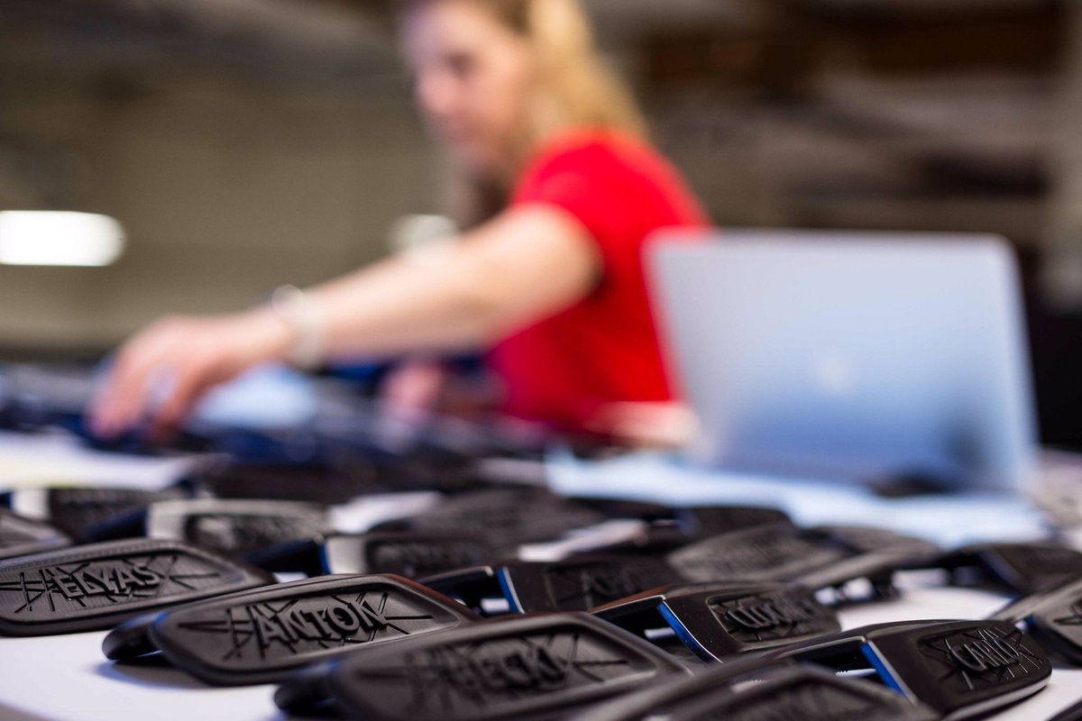 Joseph_DeSimone's tweet photo. .@Carbon continues to be a disruptive force across a multitude of industries, like high-performance footwear, consumer applications, automotive and healthcare—what industries will we disrupt in 2018? #3DManufacturing @adidas @goincase @BMW @JNJInnovation @generalelectric https://t.co/juTAxDWLJv