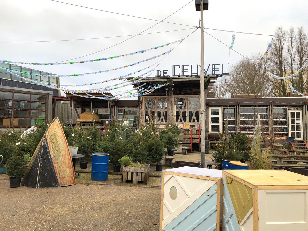 Ondertussen is <a href="/stuurvrouw/">Caroline Togni</a> weer op pad. Deze keer naar #thepollinators, die mooie dingen doen voor biodiversiteit. Voor bloemen en bijen, over een tijdje meer!