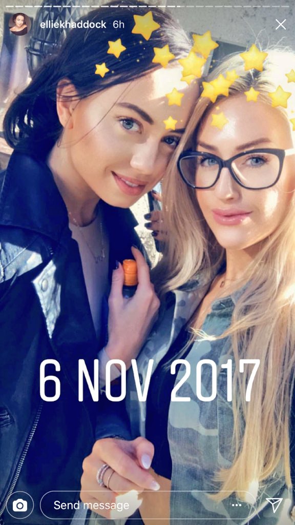 Lydia_alex17's tweet photo. When it's peak &amp; you cannot wait to be reunited with my no1 👸🏻 @elliehadders ...where will 2018 take us together... 😉😍💋🇺🇸❤️ https://t.co/eJhmUqfoCJ