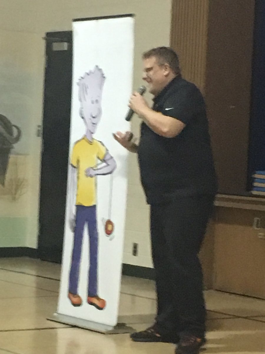 North_Holland's tweet photo. North Holland loved the Ned Show! Yo yos are on sale for a week in the office. #nh2018 https://t.co/h5k9f3q6Ey