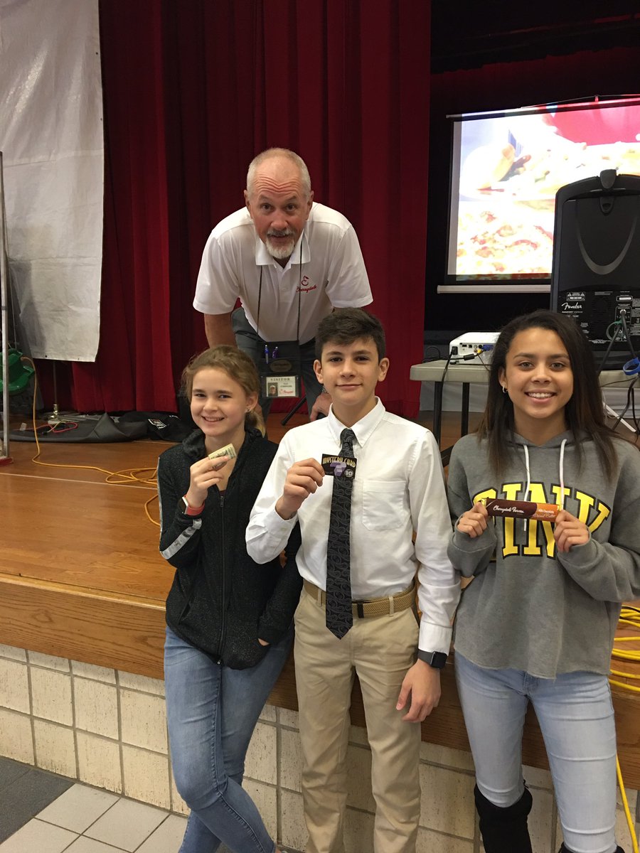 SCIS_CCISD's tweet image. Kicking off our Cherrydale Fundraiser today! Paperwork will be coming home today for parents. Please support our chocolate sale $1/bar😀#schoolfundraiser #beautificationprojects