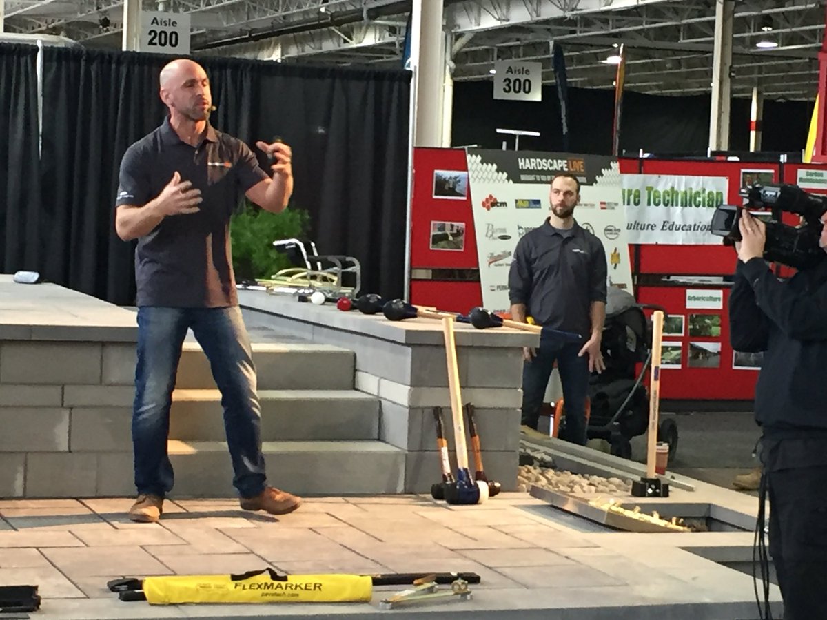 LOhardscape's tweet photo. @locongress #HardscapeLive session 3 under way. @Frank_Bourque talking Raised patios and walls. Booth 125 don’t miss out! https://t.co/Mu4VhUUzZd