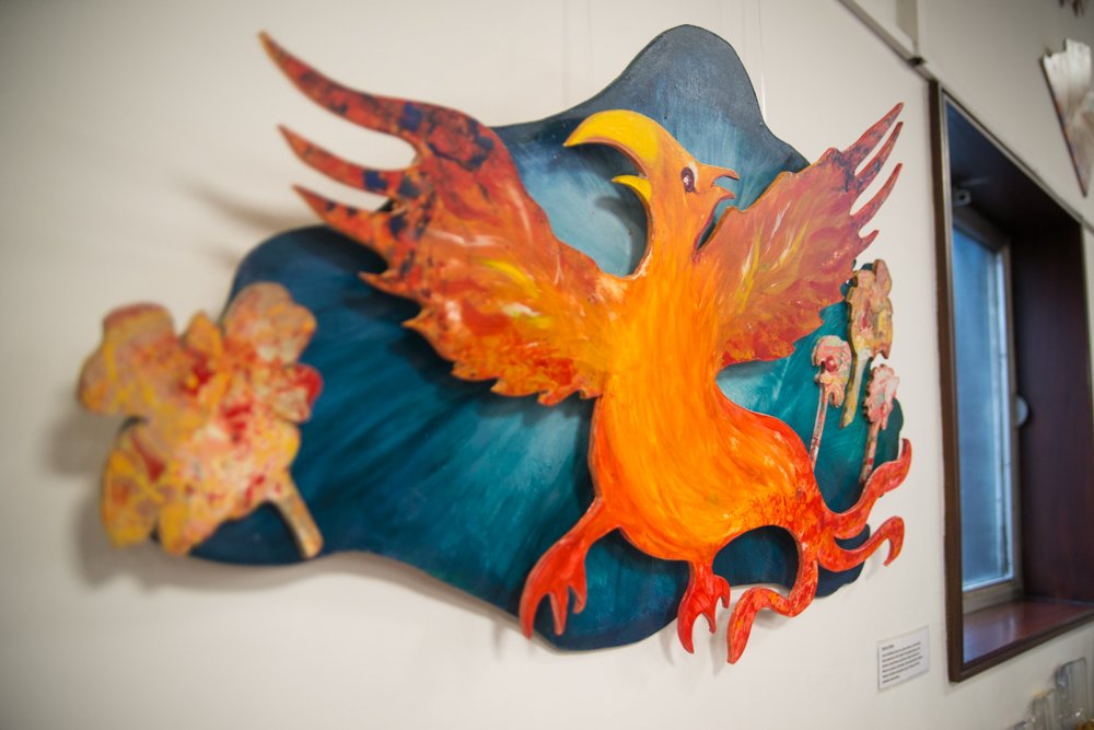 LutonWellWise's tweet photo. A few snaps from our T+ Art Unveiling in December. Visit Luton Central Library to have a look at the interactive artwork in our T+ area. Stay tuned for more events at https://t.co/11neOzIMVQ #Luton #Art #LutonLibraries https://t.co/b2RwOL4t04