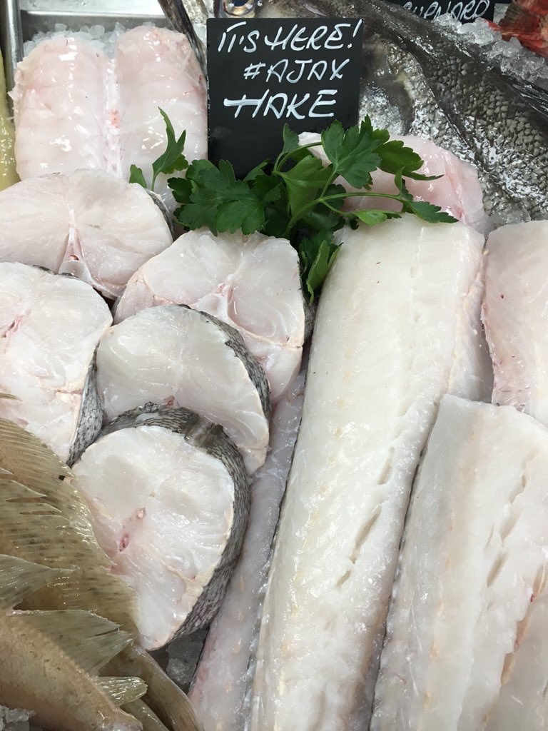 NewlynFishing's tweet photo. “BIG Smiles from the #HakeMan “ As he heads home with a fish-room Filled with Much in Demand @MSCintheUK #CornishHAKE + QualityMix Whitefish! For ThurMkt! #Sustainable Fishing! @NFFF_UK #Shoplocal @FisheliciousUK #EatmoreHAKE https://t.co/3GfvTkfJ6W