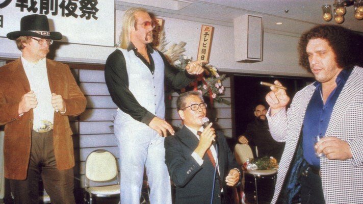 Andre The Giant chillin' with a cigar and a glass of scotch with @HulkHogan  and Stan Hansen in Japan