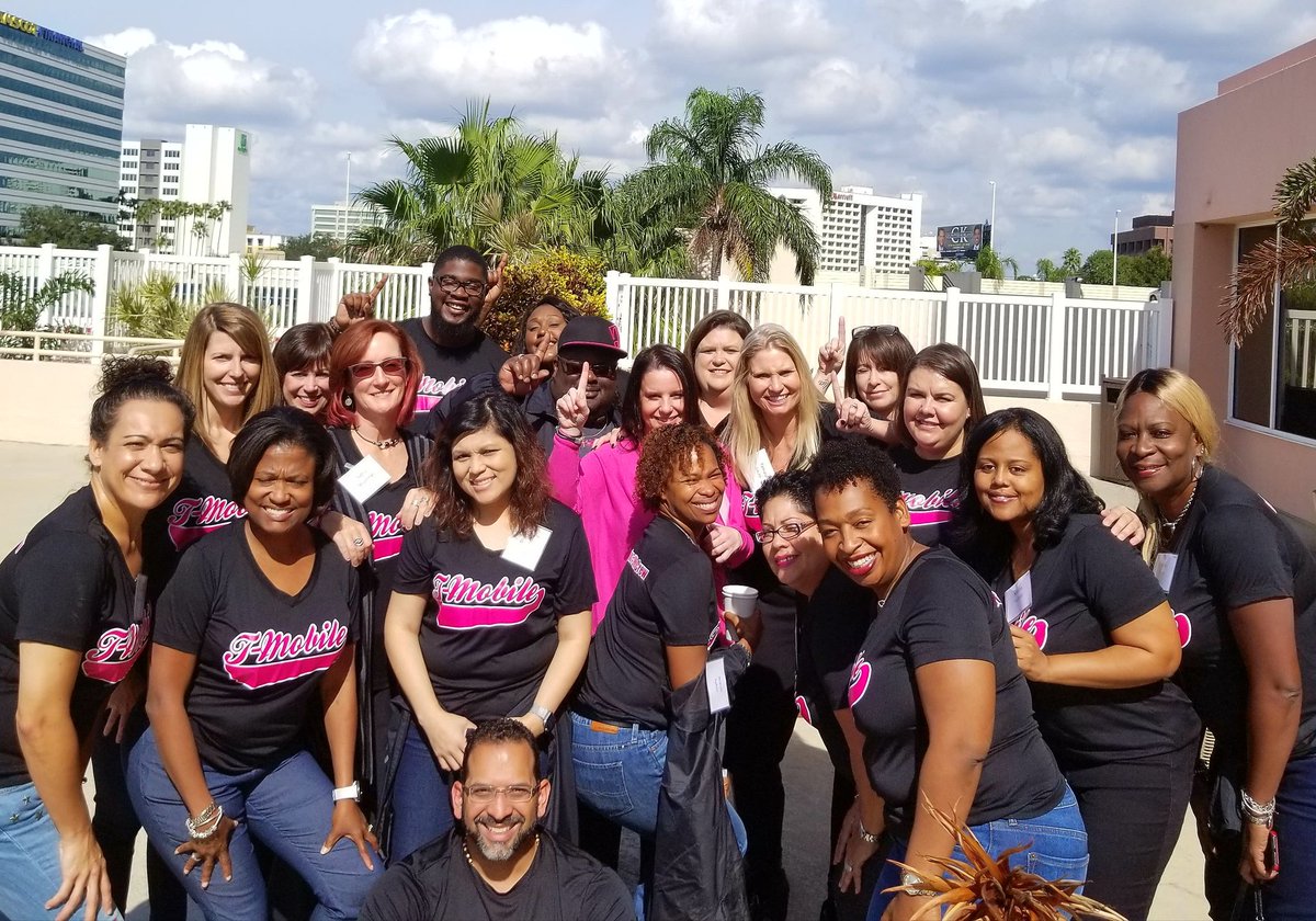 Wishing a very Happy Birthday to a great #1HR leader and inspiration to us all, @TamaraSmith7730. And your crew is always party ready! 🎉🎉🎉 @GeminiKNM @m_wan4life @BKsykes @ahjacksonville @MagentaMelissa @hrgeek2013 @sscanlon11