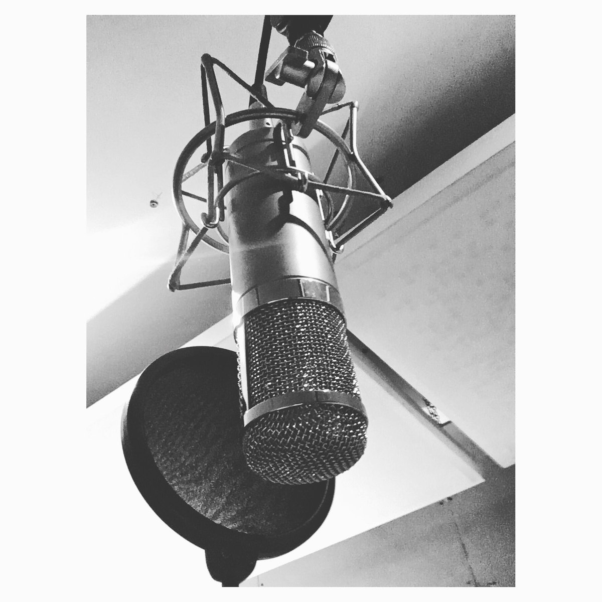 tbredmore's tweet photo. Working through this illness🤒 #recording #studio #vocals #singer #vocalist https://t.co/LySDX4ptCe