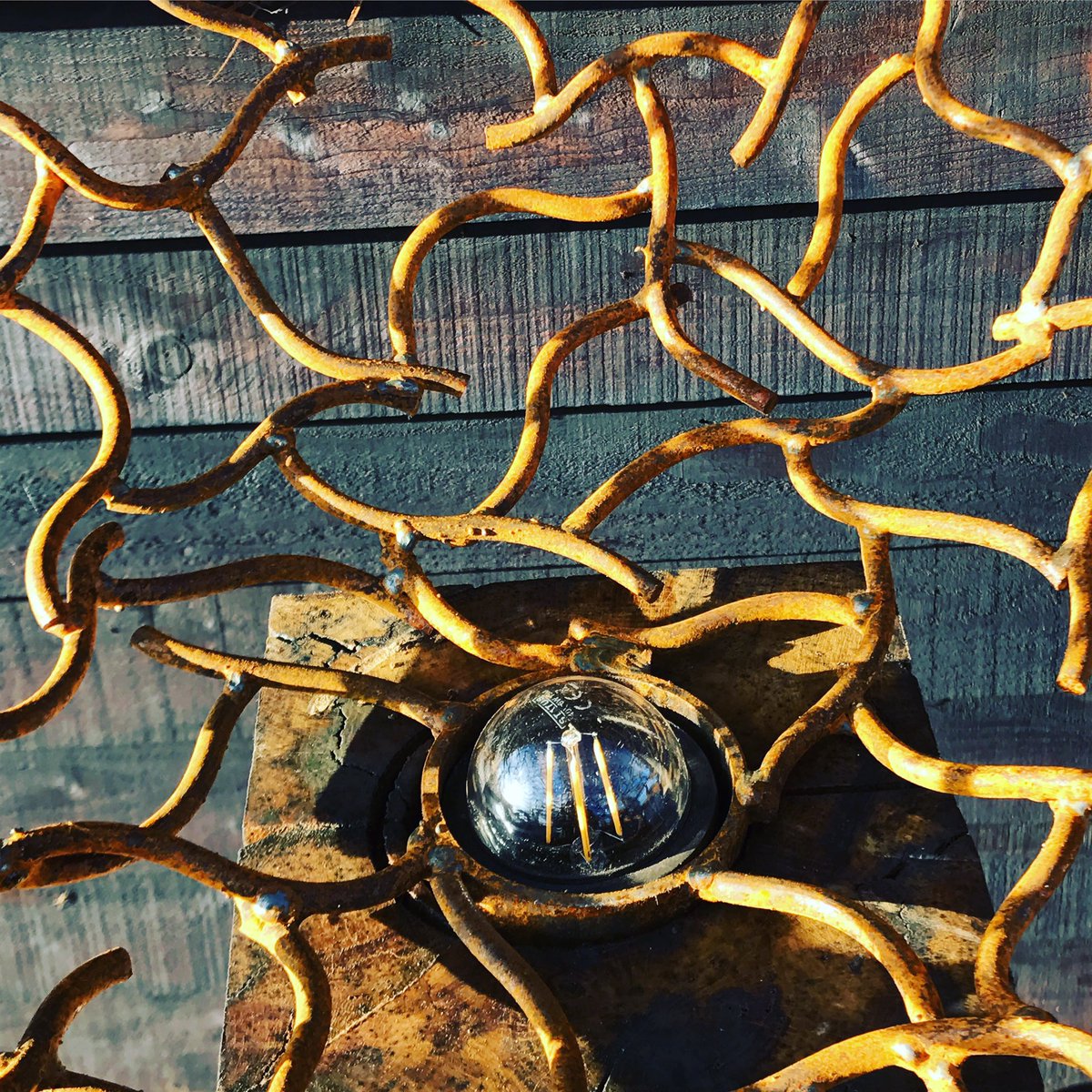 elliottoflondon's tweet photo. Our NEW Illuminated Organic Rustic Sphere Sculpture mounted on a Seasoned Oak Plinth other stone plinths available - In stock now at https://t.co/Fm9ii3BZfx 
#Rustic #Organic #Sphere #handmade #sculpture #CharlesElliott #illuminatedsculpture  #SteelSculpture https://t.co/sP7lVXWXUV