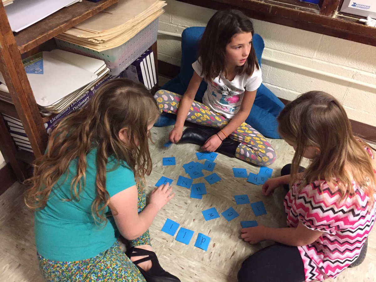 elliott_robbin's tweet photo. Playing a game to become super spellers!
#MCELoves https://t.co/7tMxVrEXNf