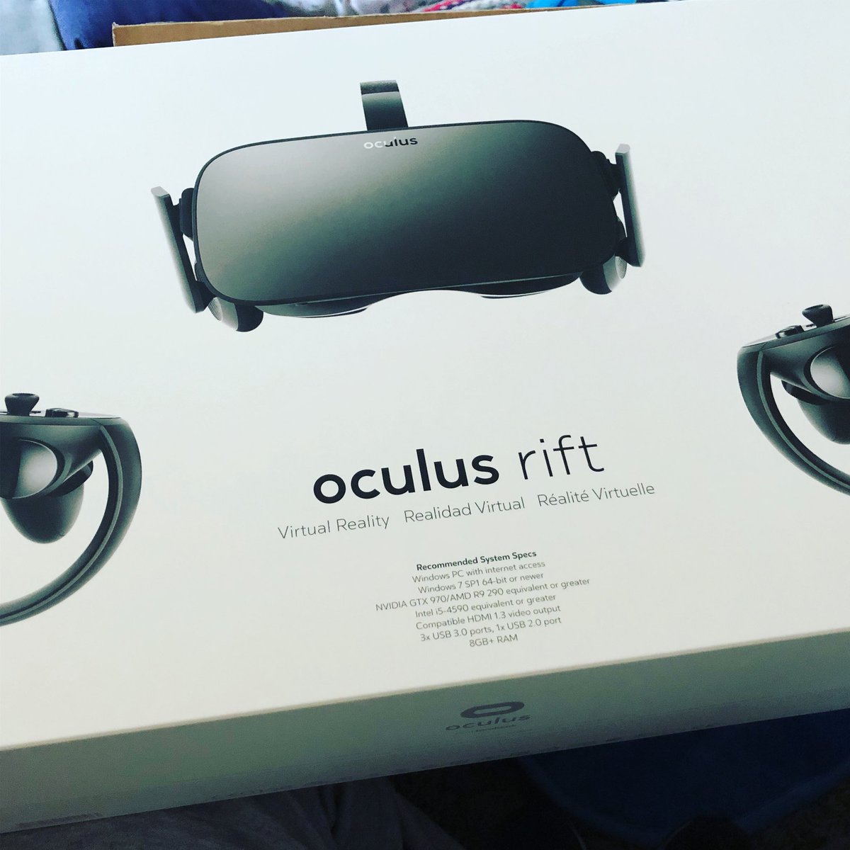 VRpartyplace's tweet photo. Putting this through its paces #riftvVive https://t.co/uqiDcQ1798