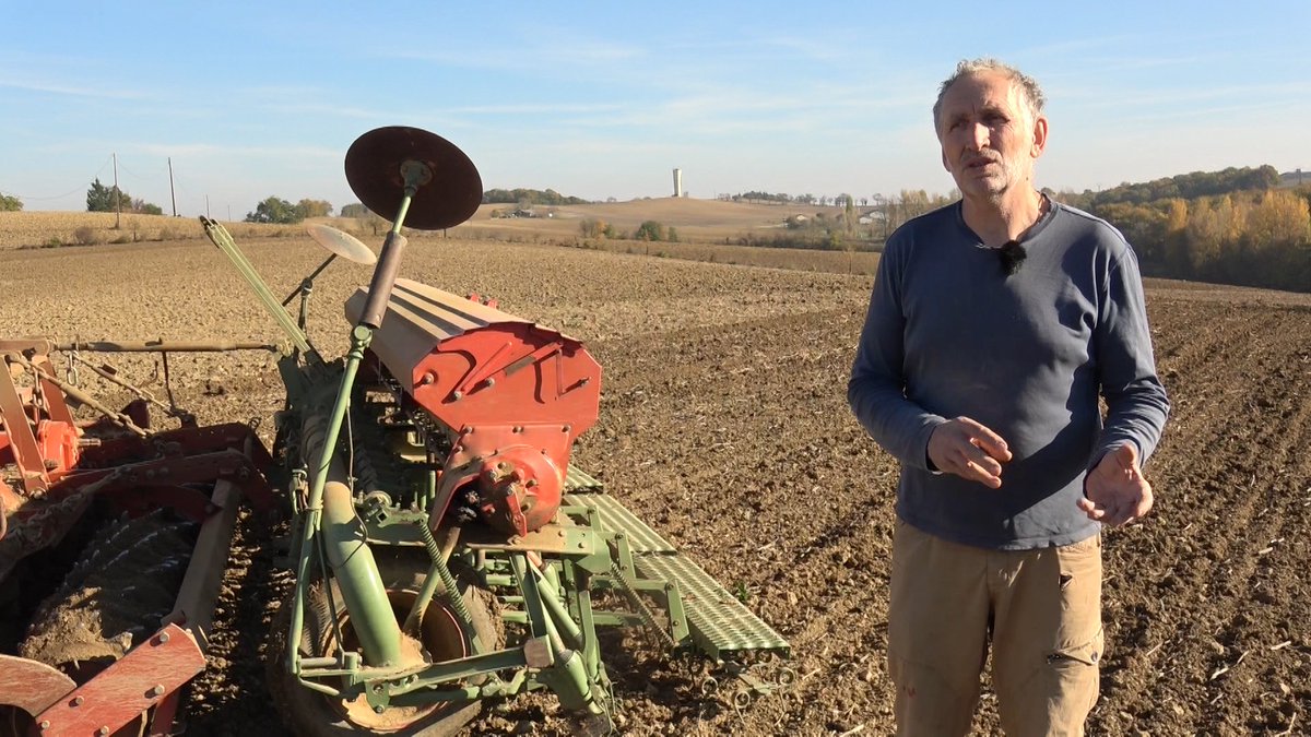 ==&gt; Vidéo TCS : Cultiver en sans-labour et en bio, c’est possible 
Avec des bons outils, une rotation diversifiée et des couverts, George Joya, dans le Gers, explique comment il fait. bit.ly/2DfhSAa