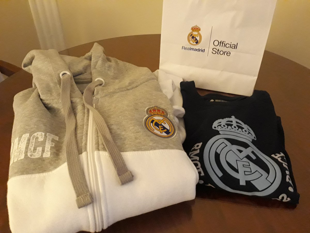 What to do when you take a trip to Barcelona? You go shopping at the <a href="/realmadriden/">Real Madrid C.F. 🇬🇧🇺🇸</a> Official Store!