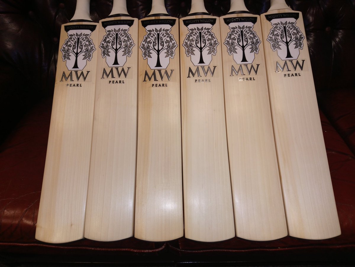 ItsJustCricket's tweet photo. Our best selling bats from 2017 are now back in stock! So popular that they weren't changed at all for 2018 - if it ain't broke, why fix it, @TonCricketUK & @MightyWillow1!? #PearlEdition #PowerBlaster #handpicked #thespecialist #truespecialist #bestsellers #supportthevideos https://t.co/MoV6Go5A4Q