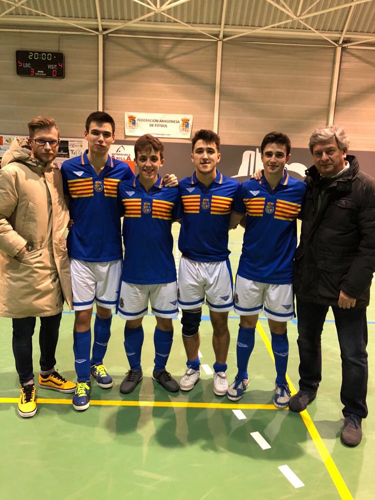 corasfutsalzgz's tweet photo. Fase Campeonato de España Sub19
ARAGÓN 3-0 CANTABRIA. Nuestros chicos han estado a un buen nivel ante un rival rocoso que se defendió ante la mayor calidad aragonesa. Marcos ha abierto la lata con un gol con su sello. #AupaAragon #AupaCoras https://t.co/KzVdjCFpCC