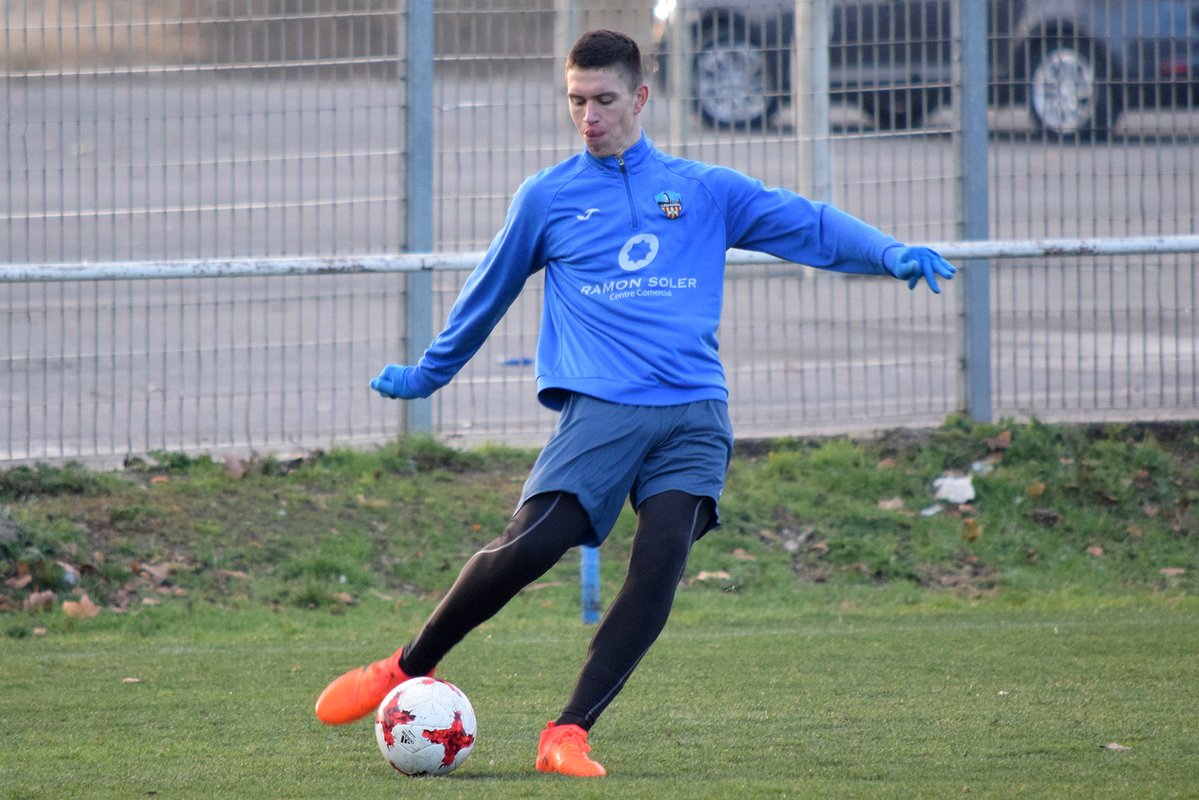 Info_LleidaCF's tweet photo. BUENAS NOTICIAS: Noel Carbonell ha empezado a entrar hoy con los compañeros que no viajaron a Madrid y poco a poco irá entrando en la dinámica del grupo. ¡Te esperamos con los brazos abiertos, Noel!

📸@Lleida_Esportiu https://t.co/uT5XI58Egw