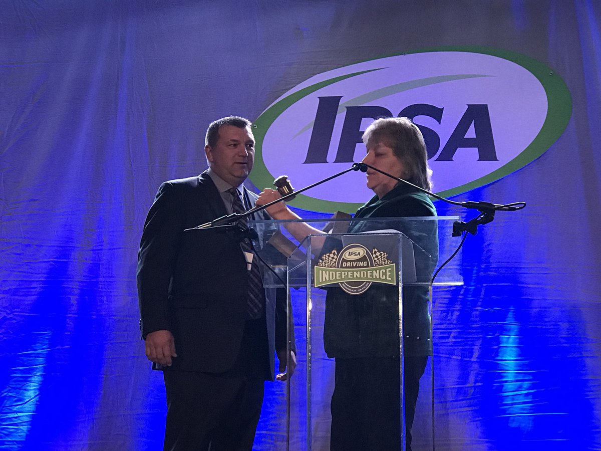 danfoor's tweet photo. @IndieProSeed passing of the gavel from Christine Varner to Tim Bratland of @LegendSeeds. #DrivingSeed forward. https://t.co/jLaA6V3CHP