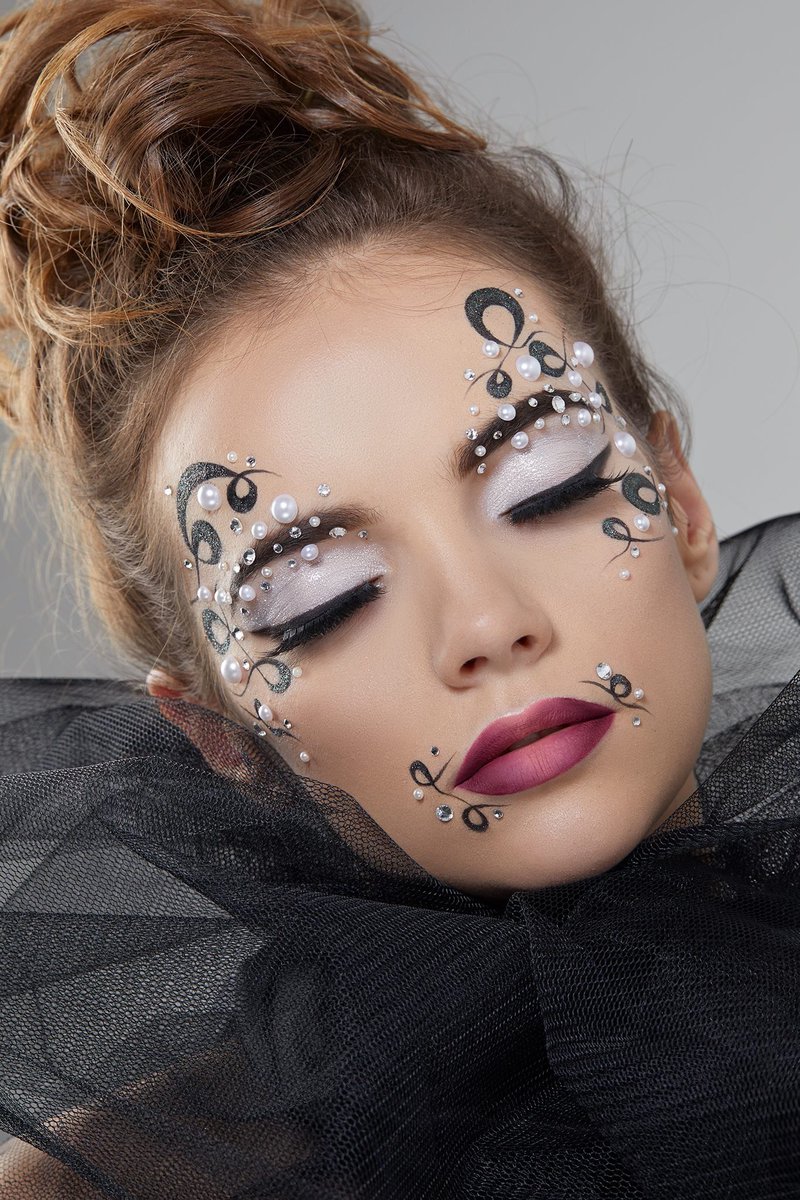 anjapiotrowska's tweet photo. Make up: Anja Piotrowska
Photo: Paweł Witkowski
Model: Marika Pela
#mua #muapl #anjapiotrowska #anjapiotrowskamakeupacademy #akademiamakijazuwroclaw #szkolamakijazuwroclaw #makeup #polishmakeupartist #makeupartist #artisticmakeup #makijazartystyczny #lovemyjob #makeuptrendy https://t.co/QDEhc14hhV